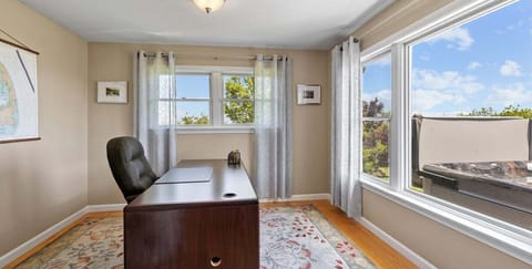 An office with the most outstanding Oceanview