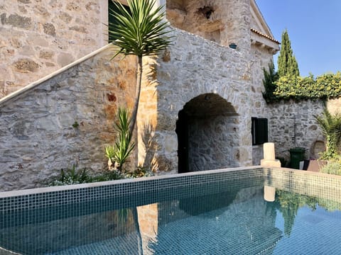 Seasonal outdoor pool, sun loungers