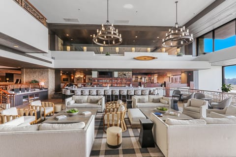 2 bars/lounges, poolside bar