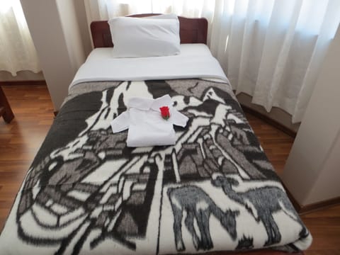 Triple Room, Non Smoking | Memory foam beds, blackout drapes, soundproofing, free WiFi