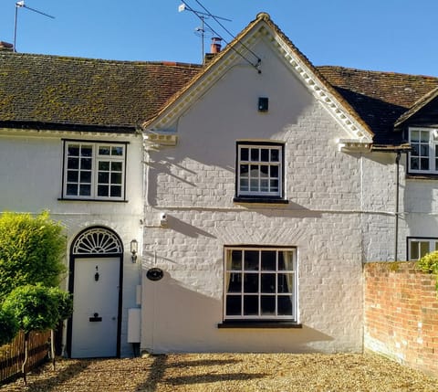 Charming Cottage Situated Opposite a Golf Course
