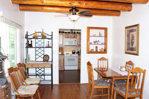 Dining area that seats 6.  
