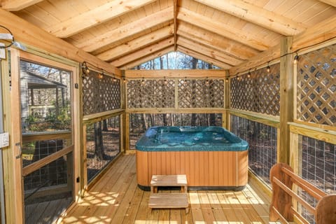 Indoor spa tub