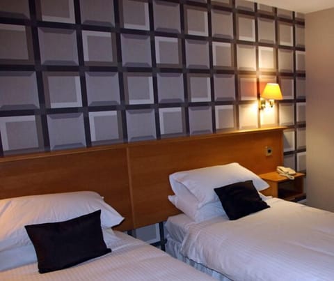 Twin Room | Desk, iron/ironing board, travel crib, free WiFi