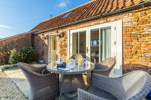 The Little Barn, Ringstead: A fabulous award-winning bijou barn conversion