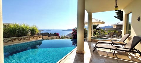 Sunbathing pool terrace