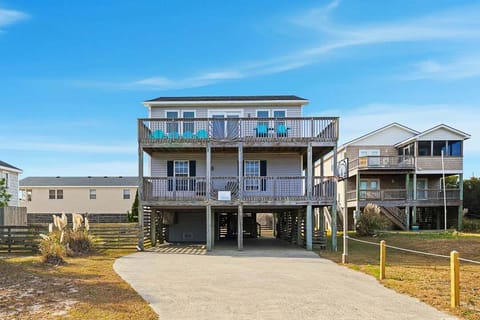 Front Exterior of Foster