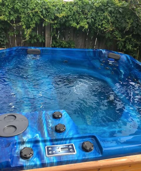Add-on private jacuzzi/hot tub is available for an additional $300 per week.