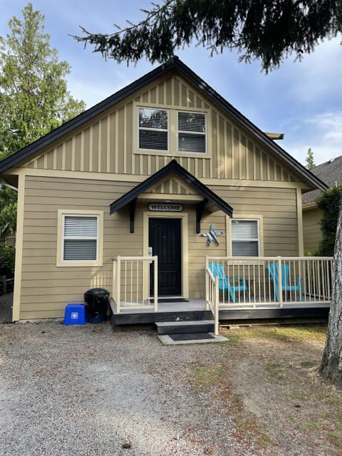 Welcome to the Starfish cottage, the resort's largest cottage.