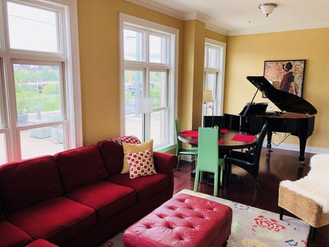 Living room
