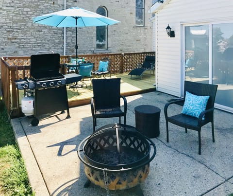 Fully Fenced Backyard with Grill, Fire Pit and Deck
