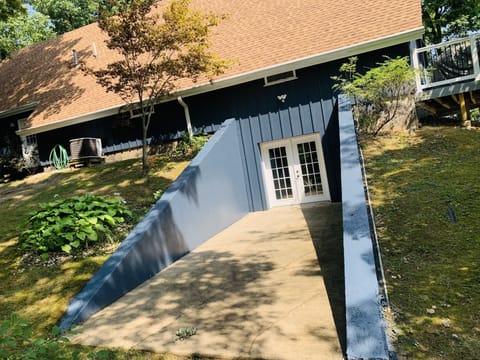 Side picture door  to the basement 