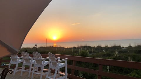 Rise and Shine with a front row seat from the rear deck! Spectacular sight!