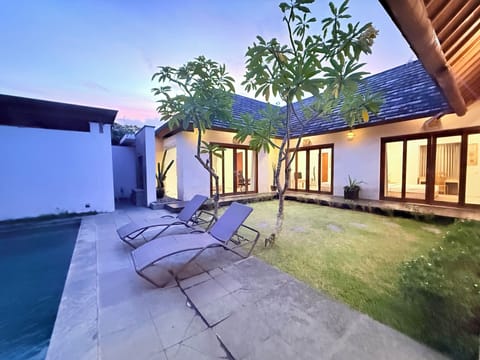 View Garden and pool from Gazebo