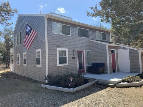 2 Crafts Field Way, Edgartown
(outside shower)
(9 beach chairs in shed)