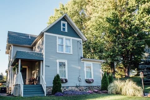 The Cottage
(c) Kelsey Gene Photography