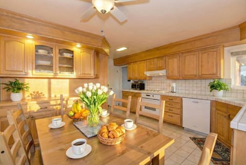 Gather for morning coffee and breakfast before starting the day..