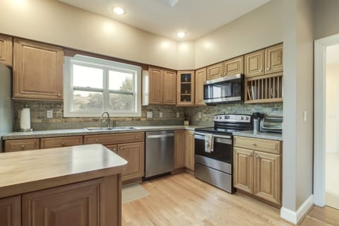 Spacious Gourmet Kitchen with Island