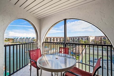 Corner unit with Views from Lanai.