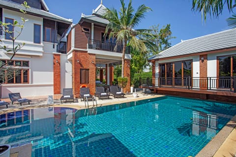 Villa with Private swimming Pool