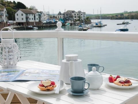 House, Private Bathroom (2 Bedroom) | Balcony view