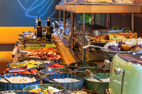 Daily buffet breakfast for a fee