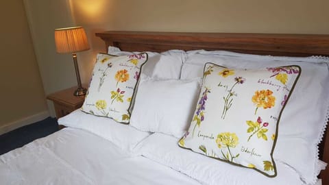 Double Room, 1 Double Bed, Non Smoking, Garden View (Shuna) | Premium bedding, individually decorated, individually furnished