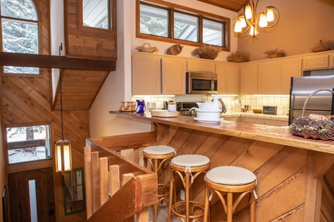 Townhome, 3 Bedrooms | In-room dining