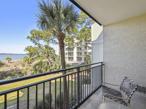 Private Guest Balcony at 1890 Beachside Tennis