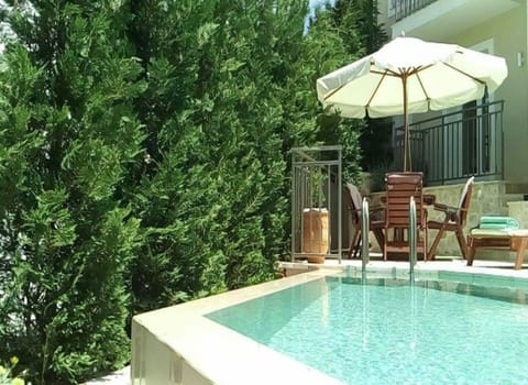 The Cassius Hill House