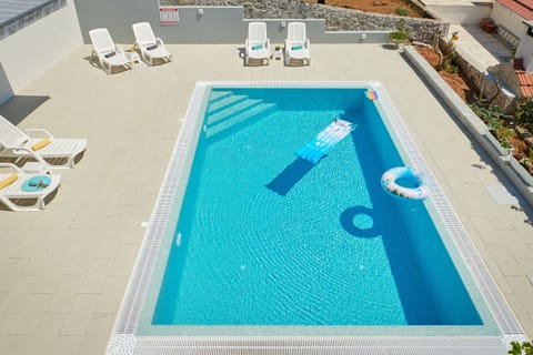 Pool area 
