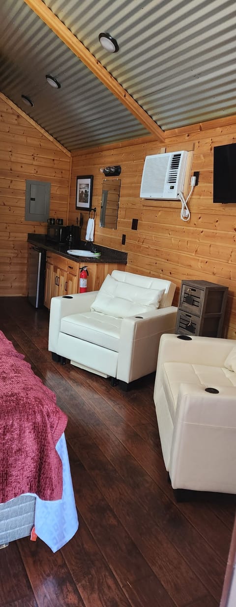 Cabin #3 | 1 bedroom, premium bedding, individually decorated