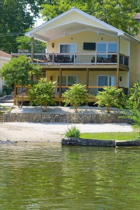 Another view of the back of the house.