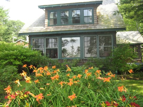 Quintessential Maine cottage with ocean views.