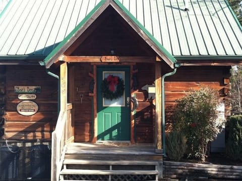 The Bear's Den