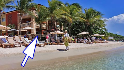 Entire groundfloor Villa where you can step right out onto the beach.