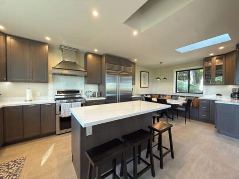 Spacious with top amenities for a gourmet cooking stay!