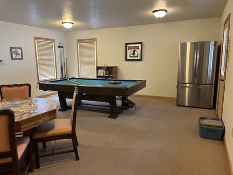 Game Room - includes additional refrigerator