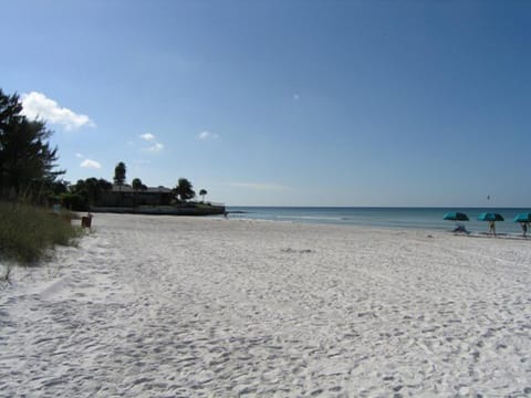 Siesta Sands Beach Resort on World famous Crescent Beach