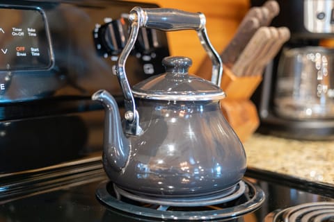 tea kettle