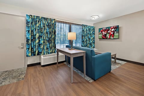 Desk, laptop workspace, blackout drapes, free WiFi