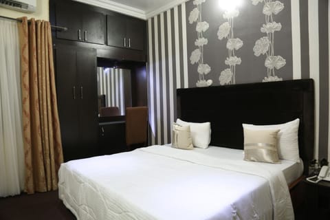 Deluxe Room | In-room safe, free WiFi, bed sheets