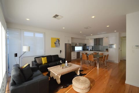 Open plan kitchen/dining/lounge