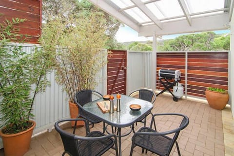 Studio One - private courtyard with BBQ and outlook of Leeuwin National Park