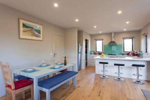 kitchen/dining