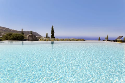 Outdoor private pool chelona