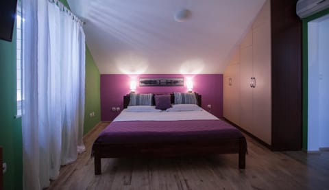 Lovely bedroom Ursa in Trogir center