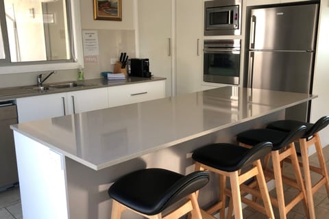 Kitchen Breakfast bar