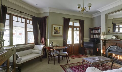 The Sunningdale Lounge