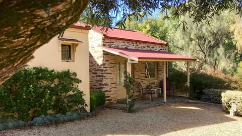 Front View of Stables Cottage